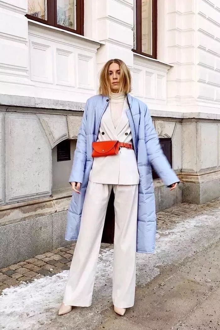 40-50岁洋气羽绒服裤子,冬天流行这样的羽绒服温暖又时髦