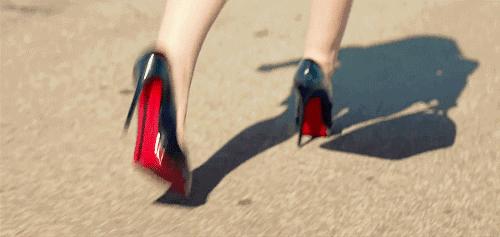 跳绳后膝盖后面的一整根筋疼,跳绳膝盖疼痛吃什么药