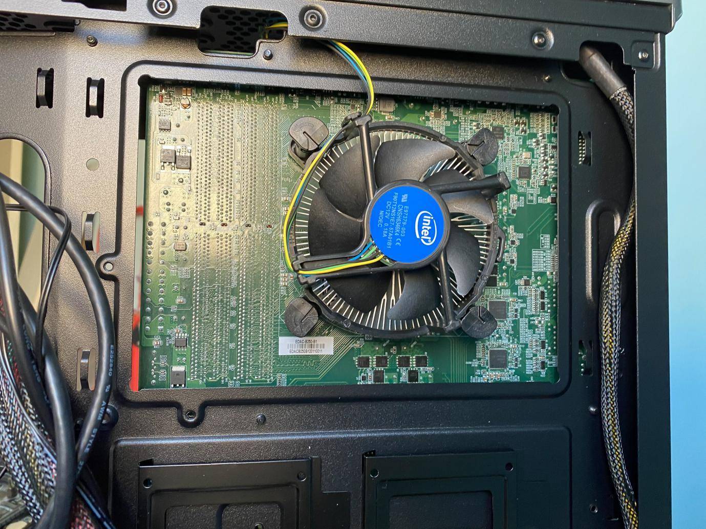 换cpu和主板电脑里的东西还有吗,电脑系统是装在主板还是cpu上