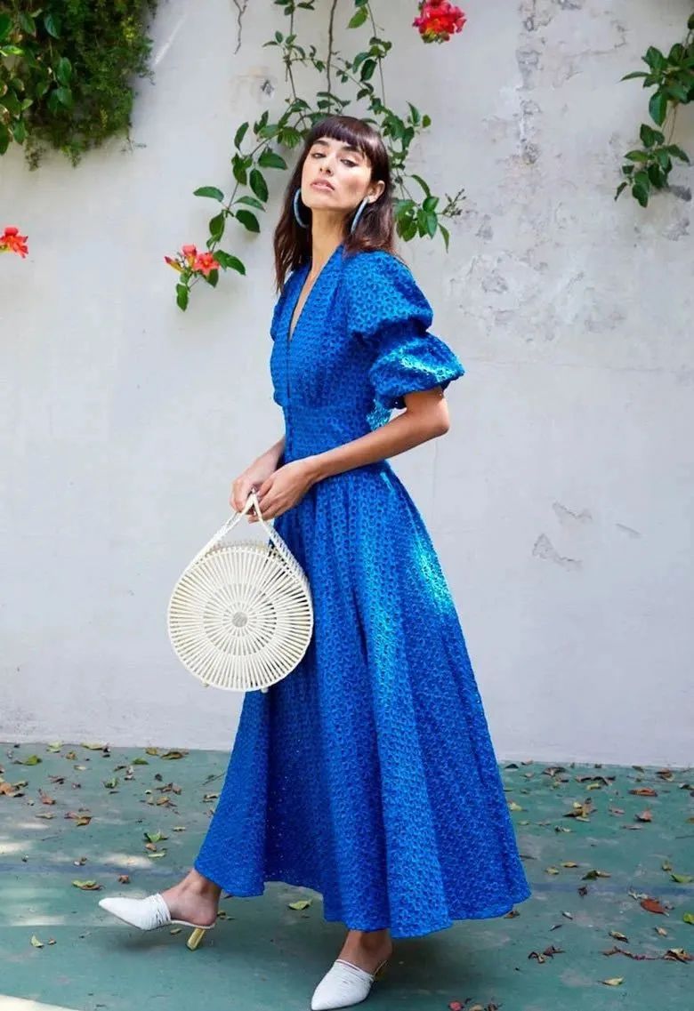 鞋柜怎么放春夏秋冬的鞋 (鞋柜必备的小白鞋)