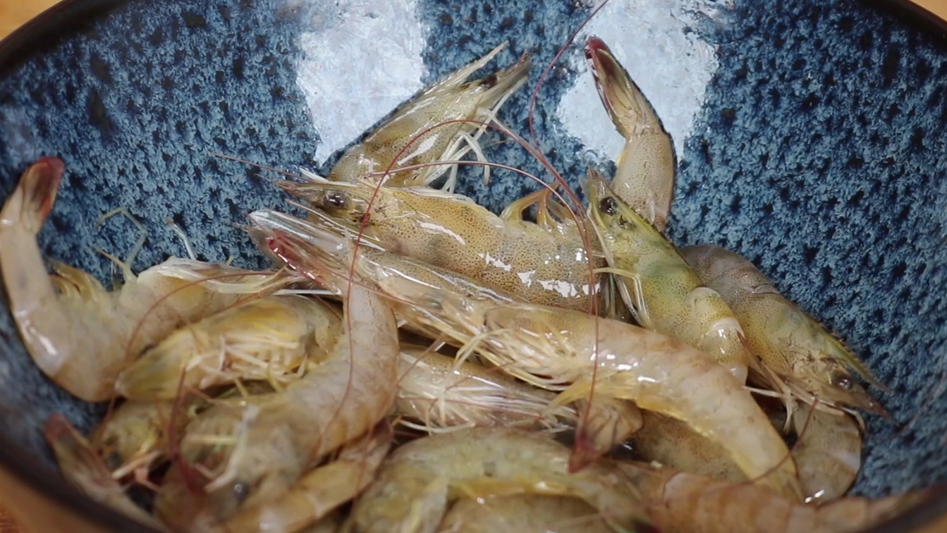 这才是大虾最好吃的做法壳脆肉嫩,大虾这样做不炸不蒸家人抢着吃