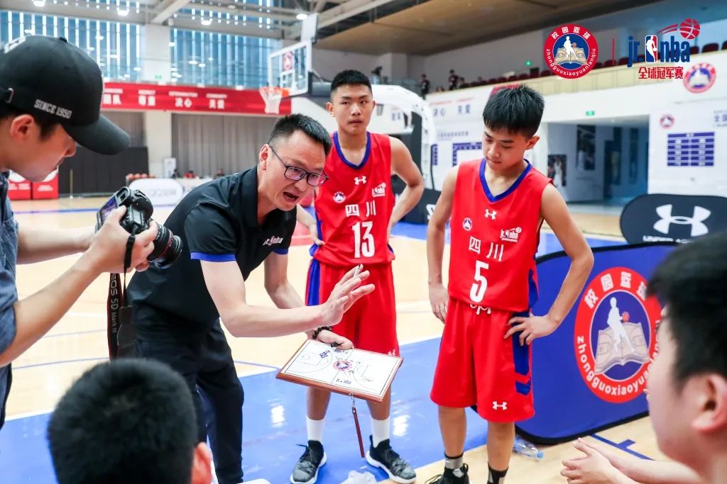 这一盘,市运会2金1银!玉林中学“硬核”篮球队,拿奖拿得手软