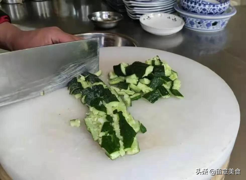 最正宗好吃的凉拌黄瓜,饭店的黄瓜怎么凉拌才脆又好吃