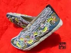 最好看的手工绣花鞋,老一辈手工艺术绣花鞋