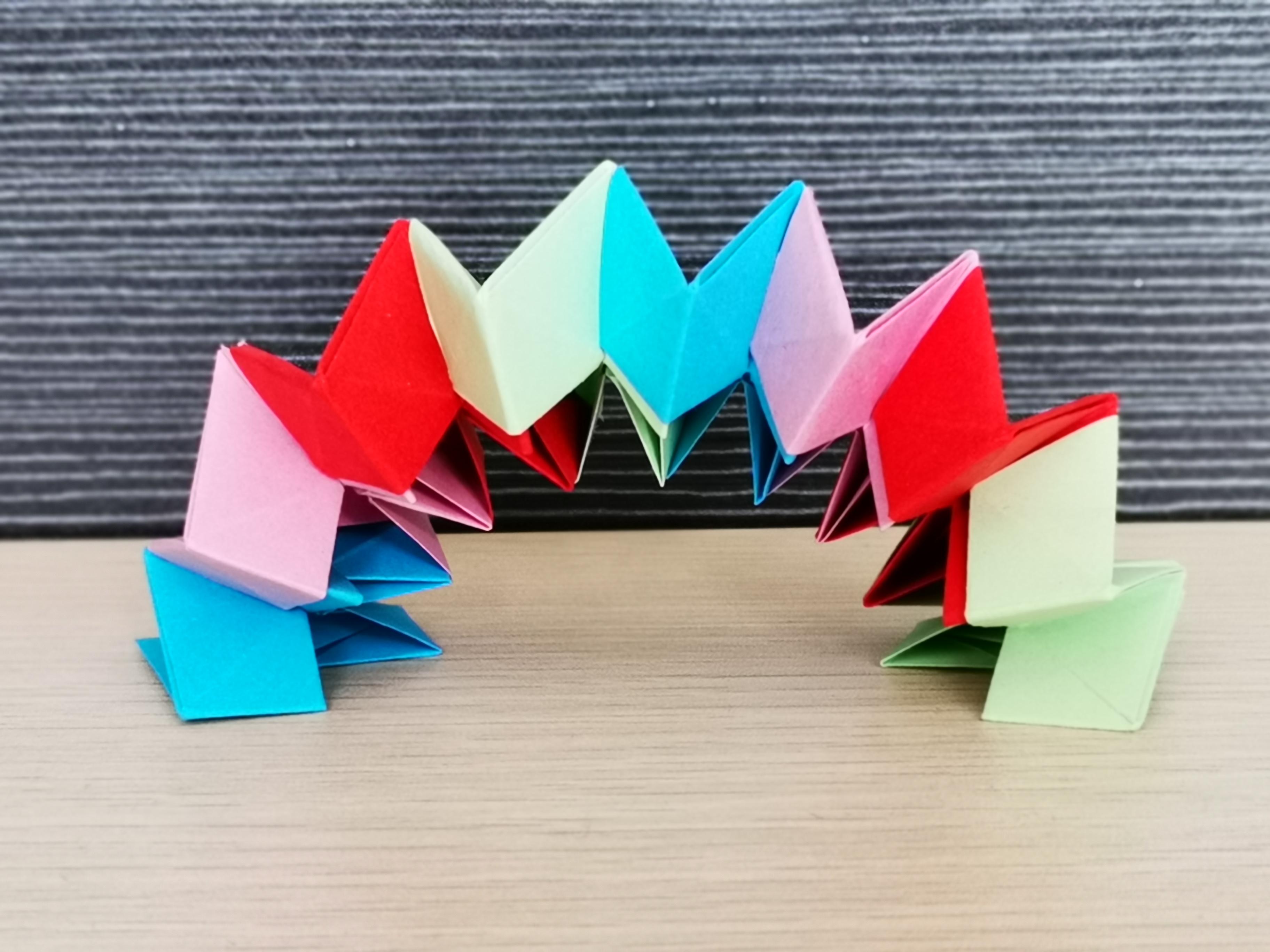 心连心传递爱--《爱心连环彩虹桥》亲子纸艺DIY公益活动举办