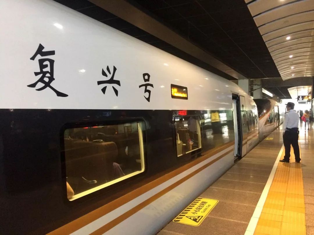 合肥车爆炸着火,合肥面包车爆炸