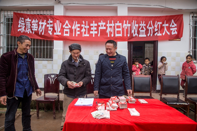 创新扶贫方式添活力,激发扶贫内生动力措施