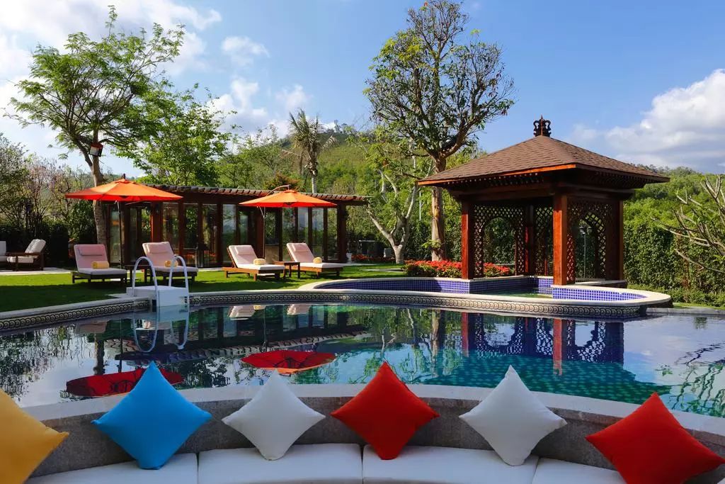 三亚豪华无边泳池别墅,三亚温泉度假