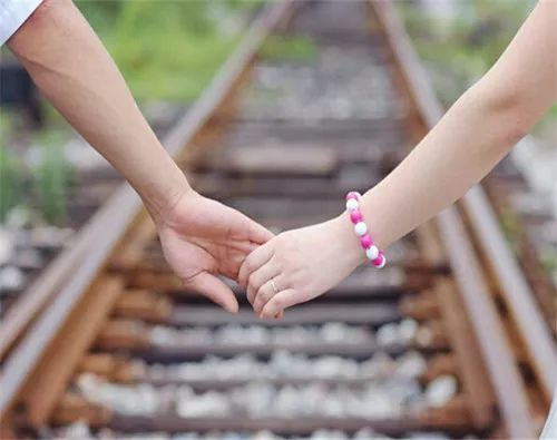 粗糙又脱皮的手适合什么手霜,润手霜改善粗糙细纹