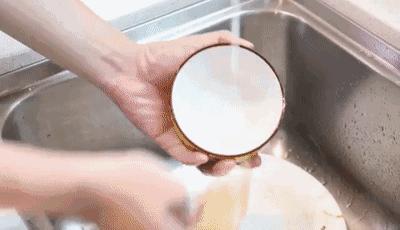用什么洗碗既去油又无残留,洗碗不管多油多脏教你一招