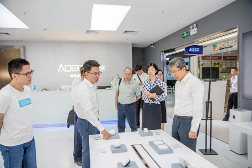 天津经济技术开发区领导一行参观华强智能家居国际交易中心