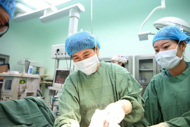 难！险！潍坊市妇幼保健院剖宫产剥除大个阔韧带肌瘤