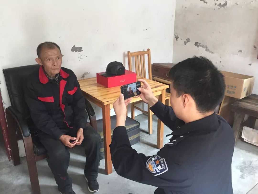 九九重阳敬老情浓浓关怀暖人心,爱在重阳节浓浓敬老情