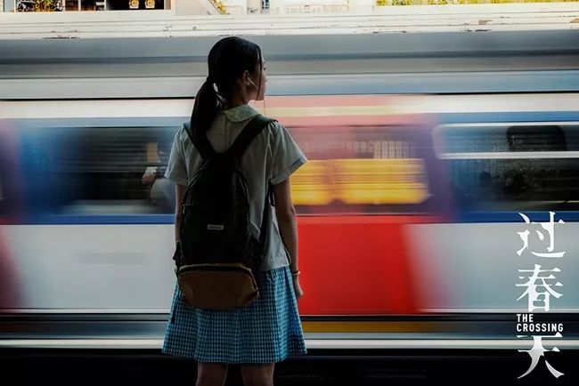 少女“人肉”百部iPhone闯海关，竟是为了这事！