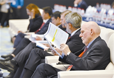 互学互鉴共同进步,互促共进互学共鉴互通共融