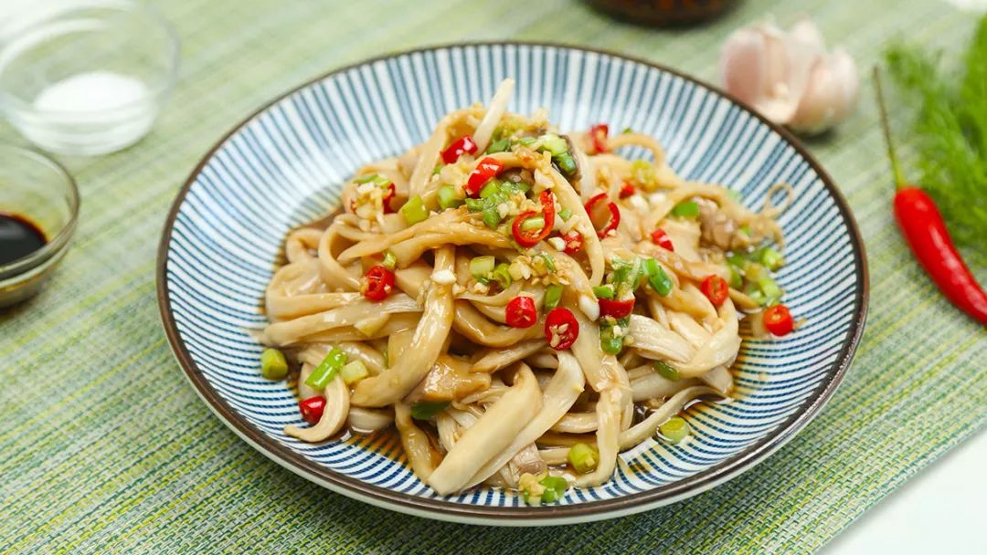 手撕杏鲍菇最好吃的做法,每天一道快手菜蚝油手撕杏鲍菇