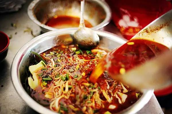 西安吃肉夹馍哪里最便宜,西安肉夹馍成都