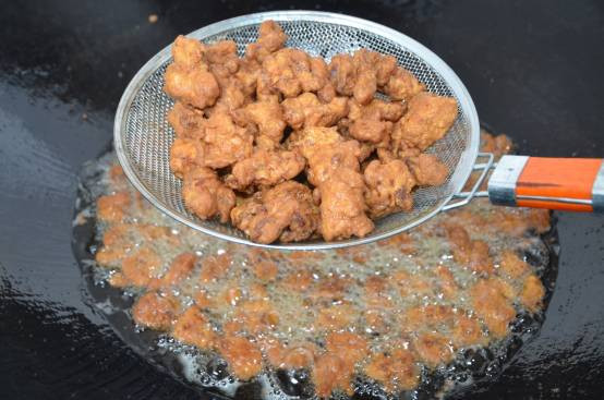 大理八大碗鱼做法,大理剑川八大碗店