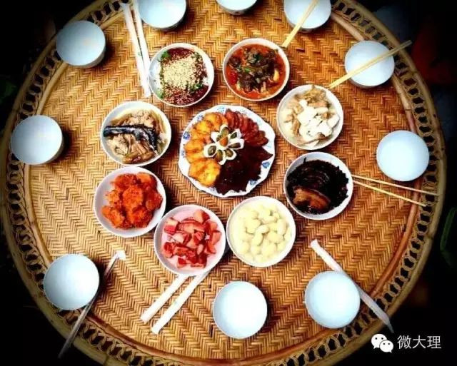 大理八大碗鱼做法,大理好吃的八大碗