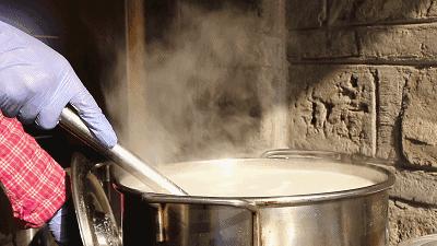 老北京人体验豆汁儿,北京豆汁儿北京当地人喝吗