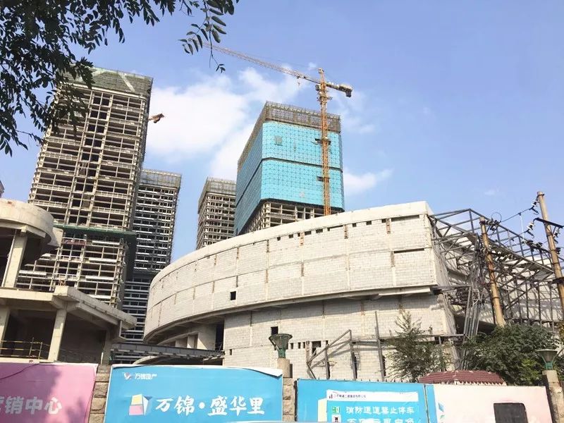 火爆之后骤冷!开始拓展潮牌、书店、童乐、餐饮的中大门,真能扮演好经开商业扛把子?