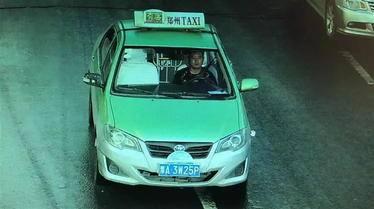 给力~又有39辆改色“黑出租”被交警电子眼“锁定”!