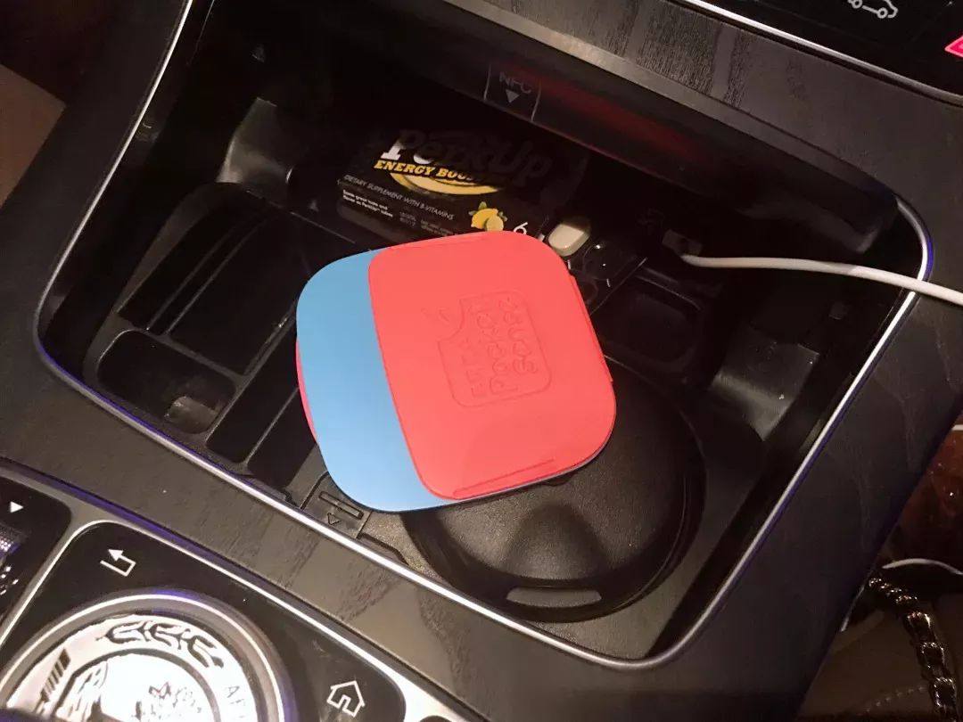 黑色纯棉衣服粘毛妙招,衣服粘毛絮用啥方法