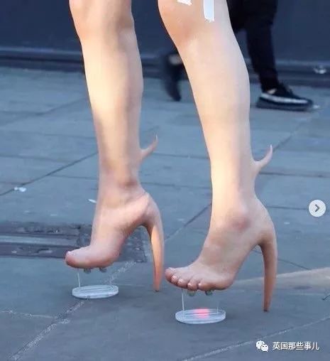 最近风靡高跟鞋,人皮高跟鞋
