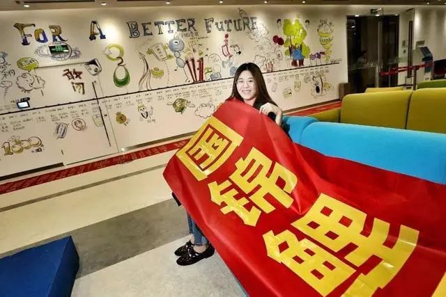 美国16亿彩票巨奖,16亿美金彩票到手多少