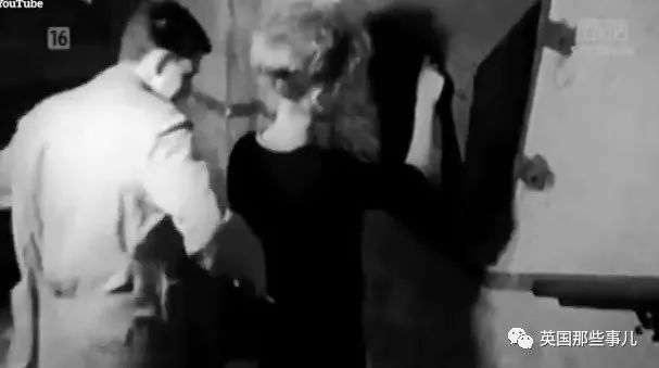 17岁男孩拿刀刺母亲,十七岁少年持刀捅人陕西