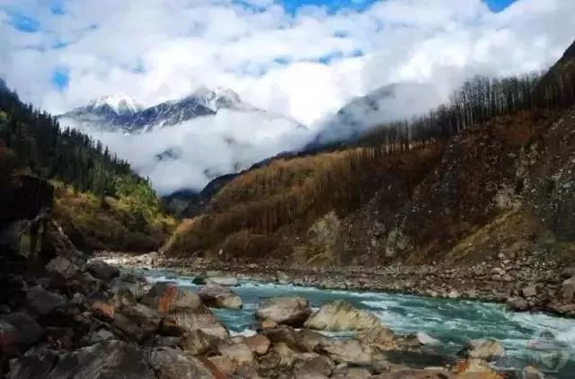 广州坐火车去西藏沿途的风景,从广州坐火车去西藏有没有直达