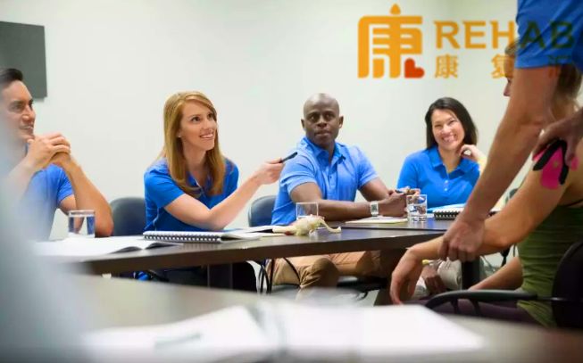 吞咽困难者怎么做康复训练,吞咽康复训练之吞咽反射训练