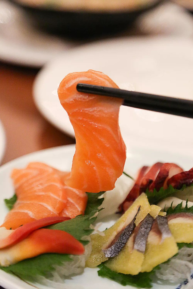 福利‖带上你的plus胃，郑州这家海鲜自助餐厅鲍鱼螃蟹吃到醉！