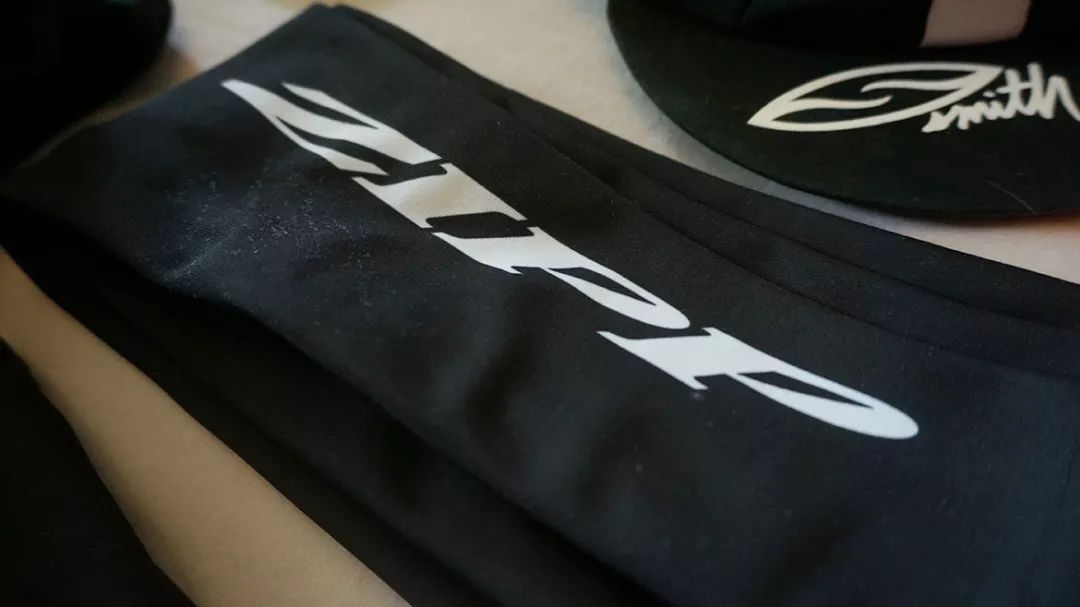 除了不可描述,夫妻出门比赛都带些啥?