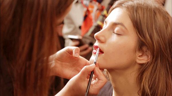 代购mac口红80元真的假的,mac经典子弹头在专柜价格