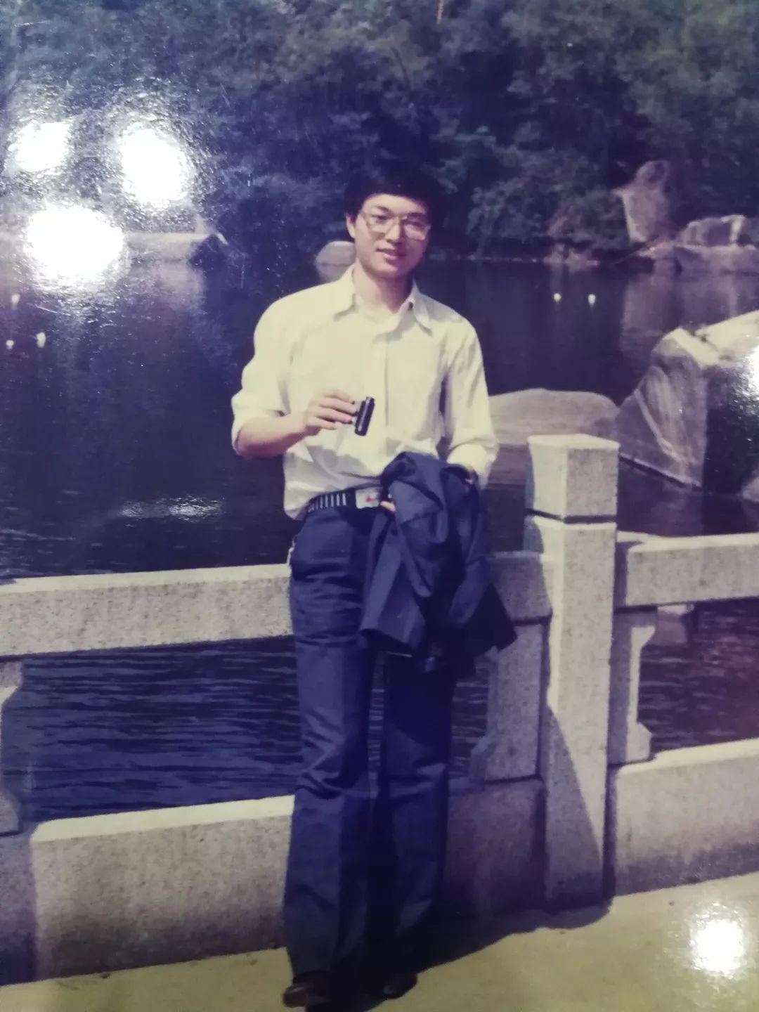 「影像志」水唯善下方成海，山不矜高自为峰