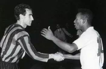 贝利纪录片球王传奇,世纪球王马拉多纳