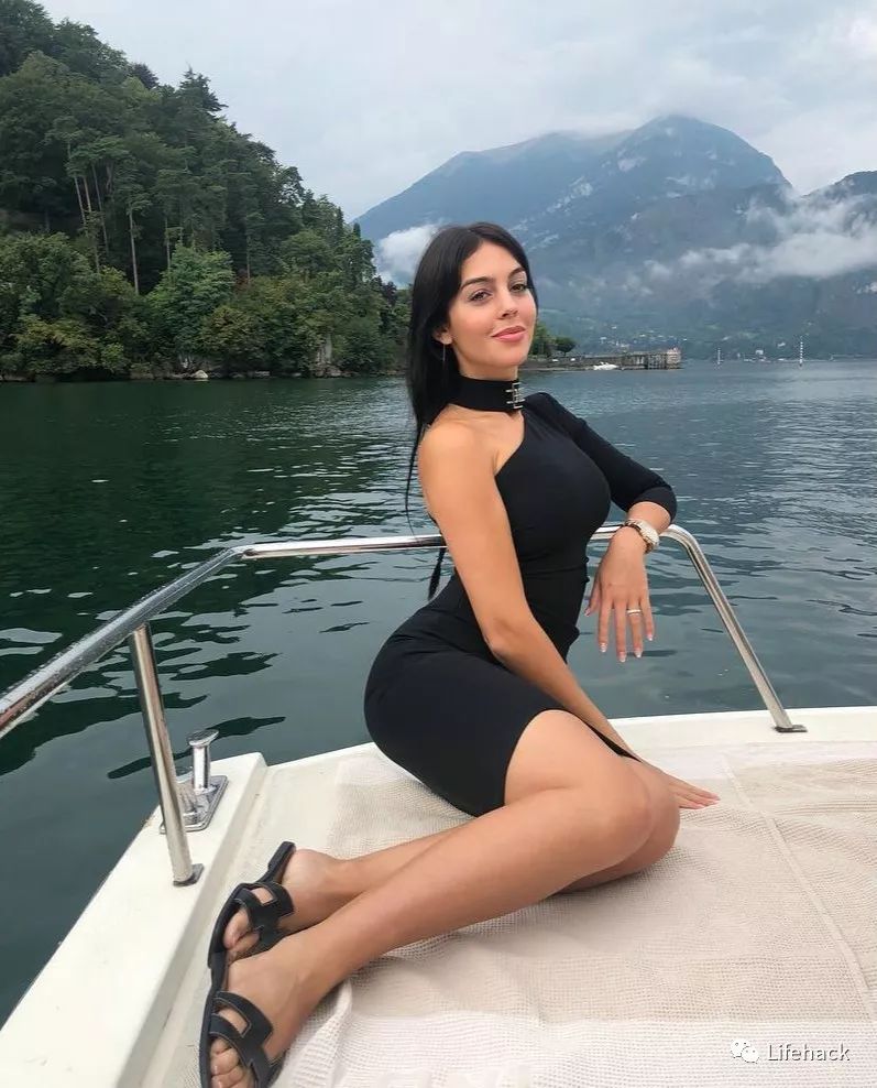 c罗求婚成功女友手戴钻戒照曝光,c罗求婚成功全过程