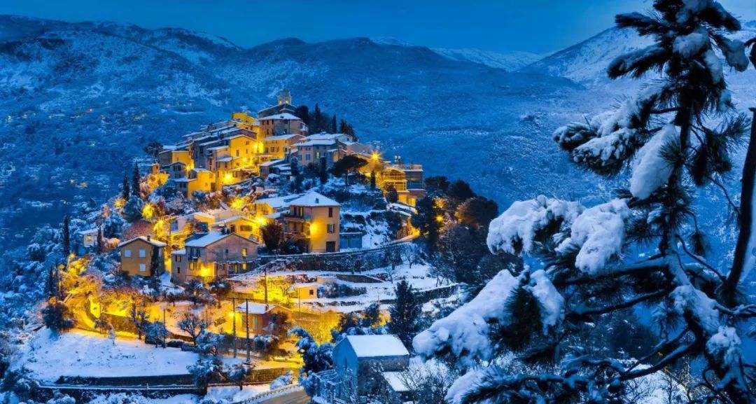 国内能看到极光的地方,中国唯一可以看到极光的地方