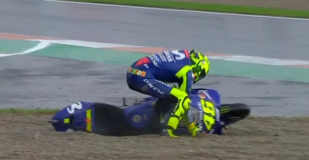 motogp罗西痛哭,motogp罗西庆祝动作