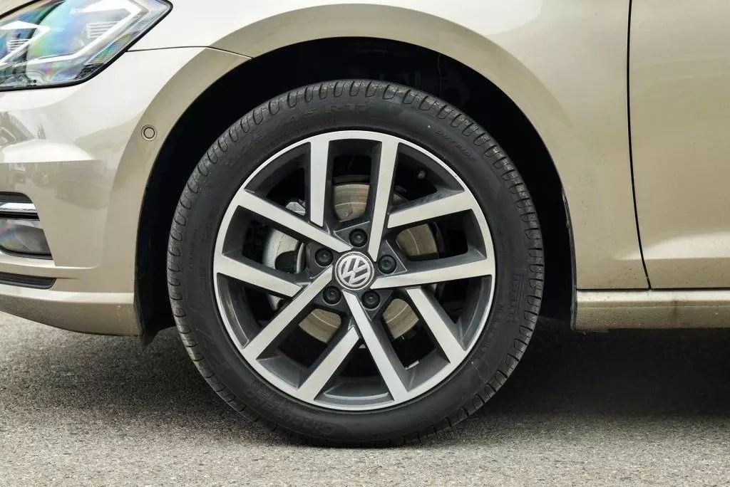 国内轮胎怎么样选择最好,怎么看原厂车轮胎品牌好坏