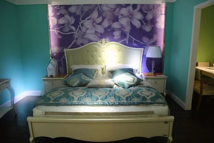 瞒不住了！神木双虎家私最低5折起售，样品狂甩，神木婆姨女子抢疯了