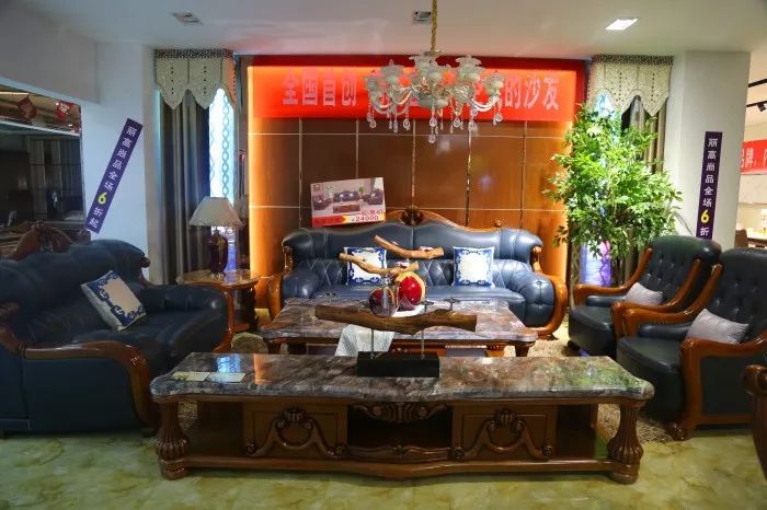 瞒不住了！神木双虎家私最低5折起售，样品狂甩，神木婆姨女子抢疯了