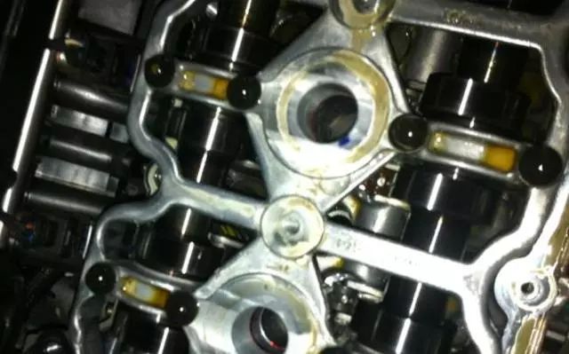 半合成与全合成机油可以混合用吗,全合成机油好坏区分