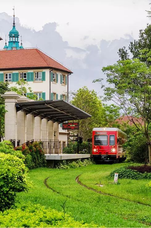 3个跨版深度解读!《凤凰周刊》再度聚焦“美丽东莞”!