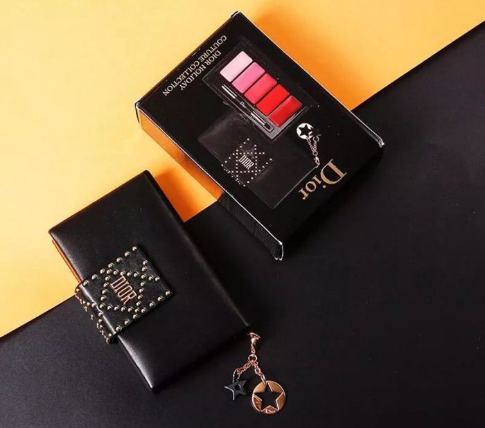 圣诞“妆”点亮平安夜