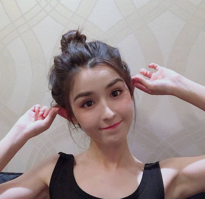 哈妮克孜直播说美貌,哈妮克孜谈自己颜值