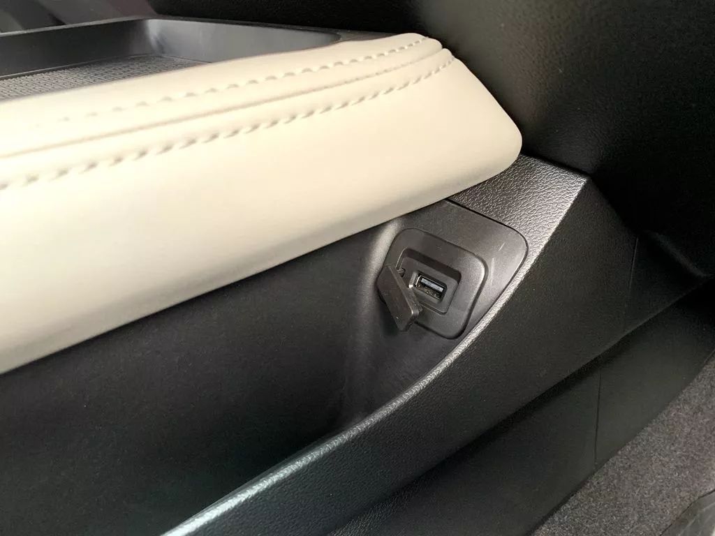 2022款吉利缤瑞晚上测试视频,吉利缤瑞2021款1.4tcvt亚运版落地