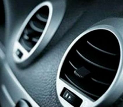 冬天汽车玻璃怎样快速去除霜雪,怎样快速去除车玻璃上面的霜冻