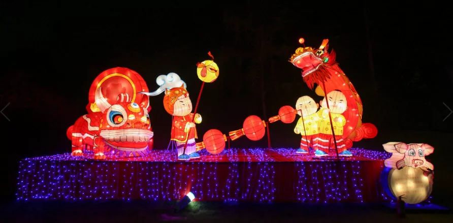 上海欢乐谷嗨翻了!50万㎡华灯齐放、圣诞市集、狂欢盛典,还能与偶像零距离接触……